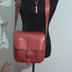 Elegant Brown Leather Crossbody Bag